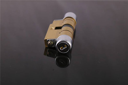 万峰湖镇开锁一般多少钱，开自家大门锁